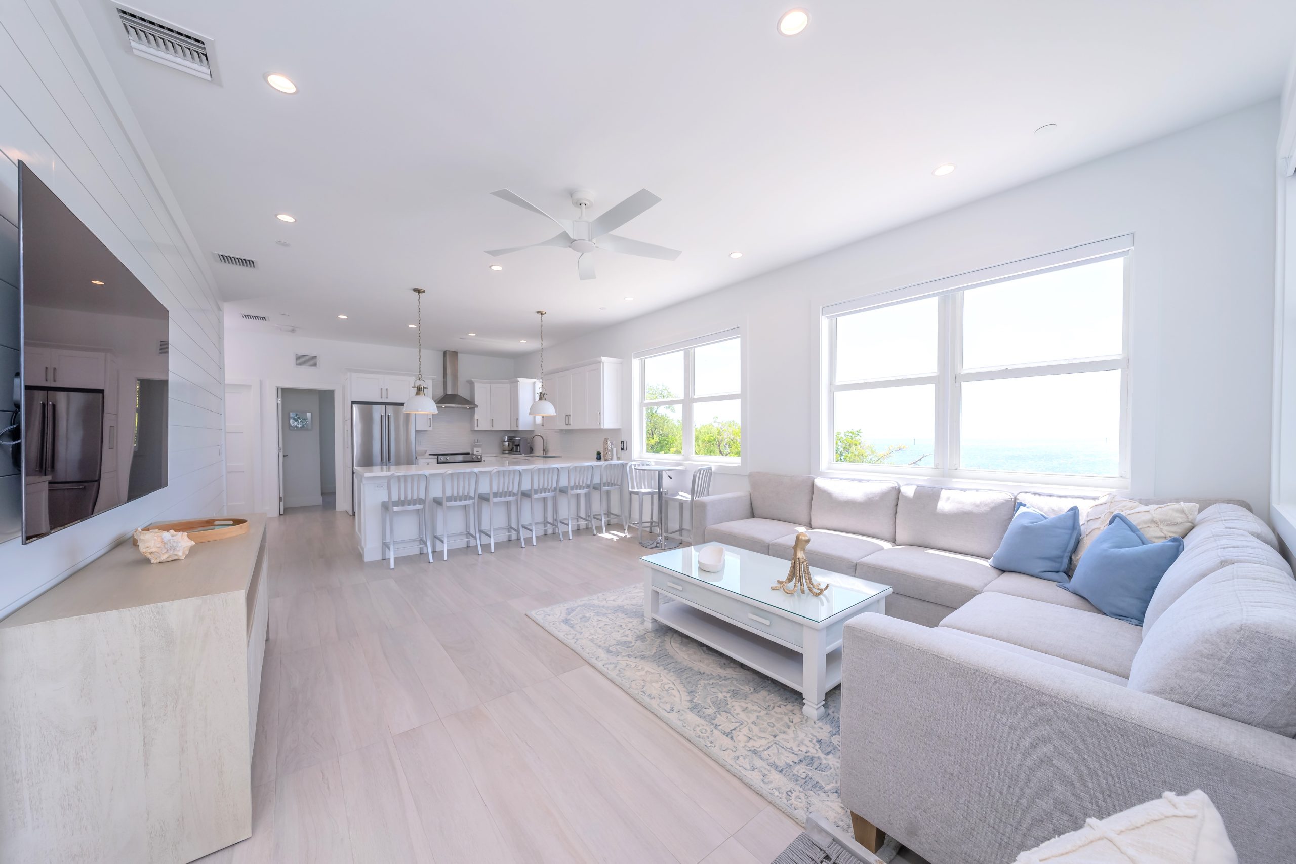 Paws Off: Paradise Palms Is Pet-Free for a Reason